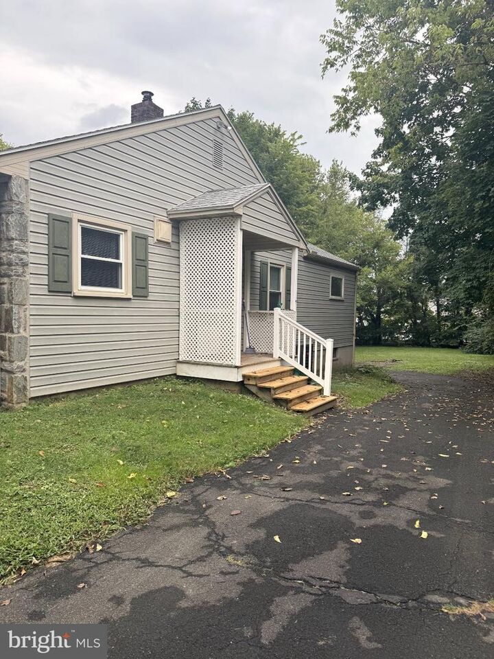 Property Photo:  122 Elizabeth Street  PA 17551 