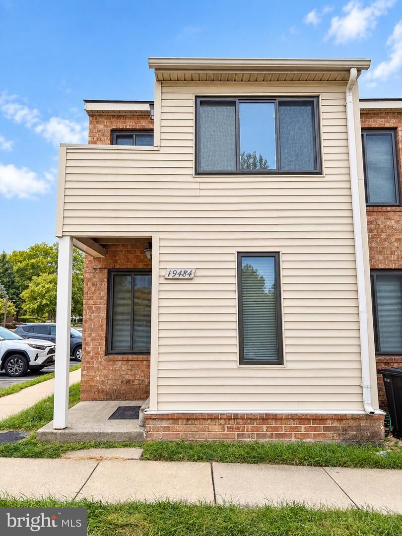 Property Photo: 19484 Brassie Place MD 20886