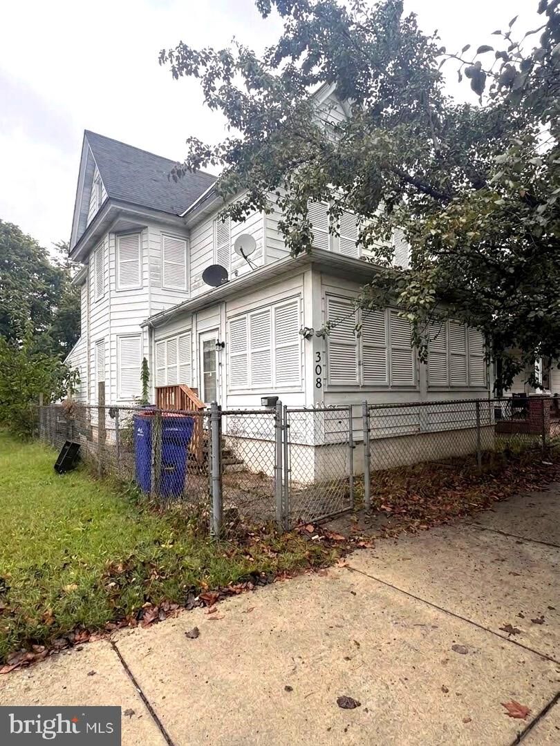 Property Photo:  308 E Broad Street  NJ 08332 
