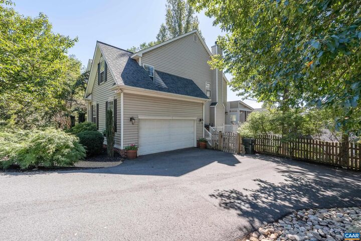 Property Photo:  526 Fontana Dr  VA 22911 