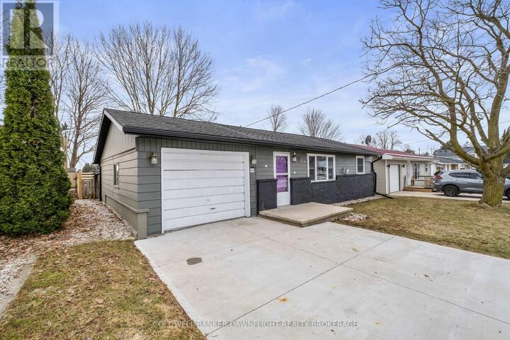 Property Photo:  161 Huron Street East  ON N0M 1S1 