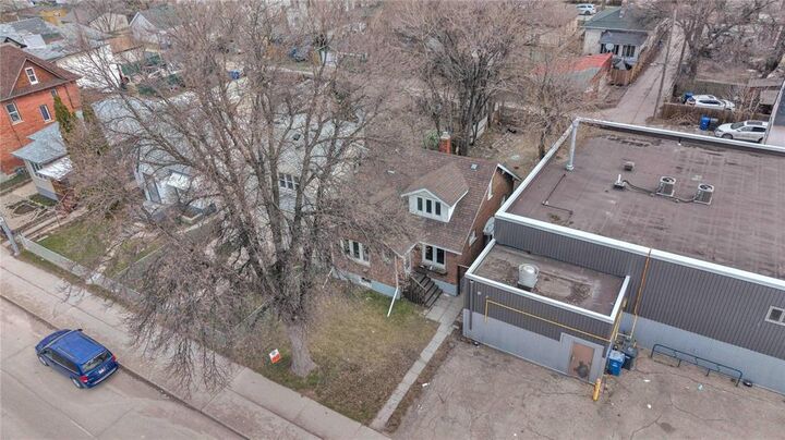Property Photo:  419 Mountain Avenue  MB R2W 1K5 
