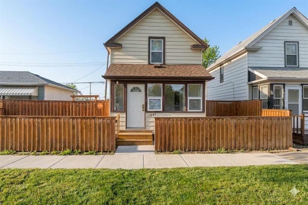 Property Photo: 1241 Clifton Street MB R3E 2T8
