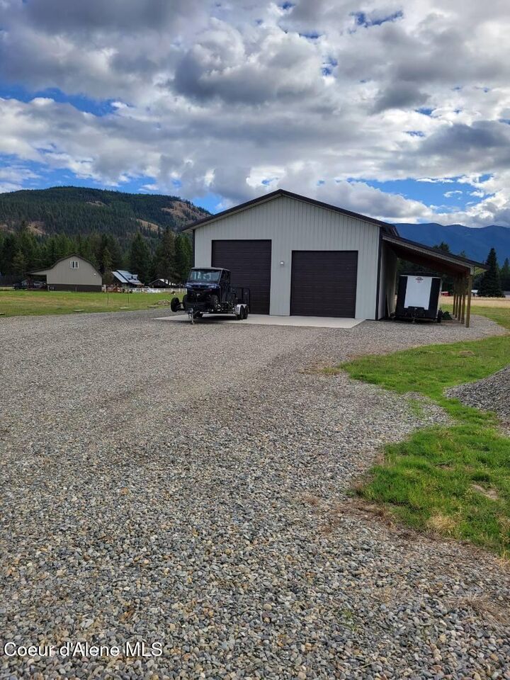 Property Photo:  620 E Mountain View Rd  ID 83845 