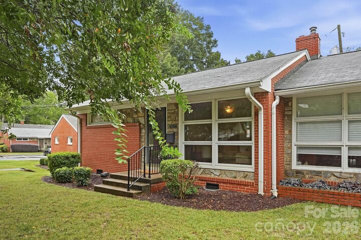 Property Photo: 4206 Randolph Road NC 28211