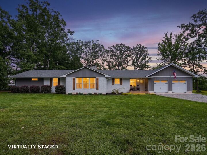 Property Photo:  118 Chestnut Oak Road  NC 28689 