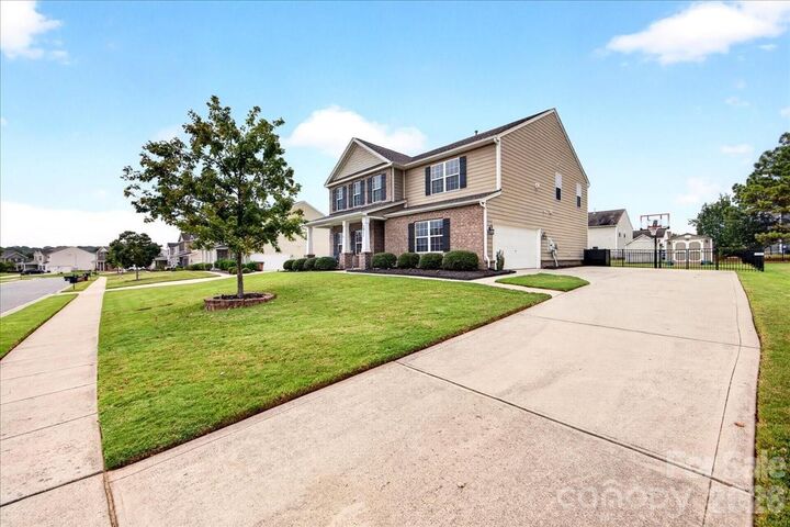 Property Photo:  1011 Wellscroft Road  NC 28079 