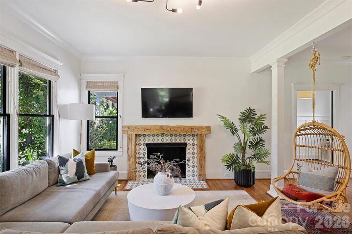 Property Photo: 2121 Chambwood Drive NC 28205