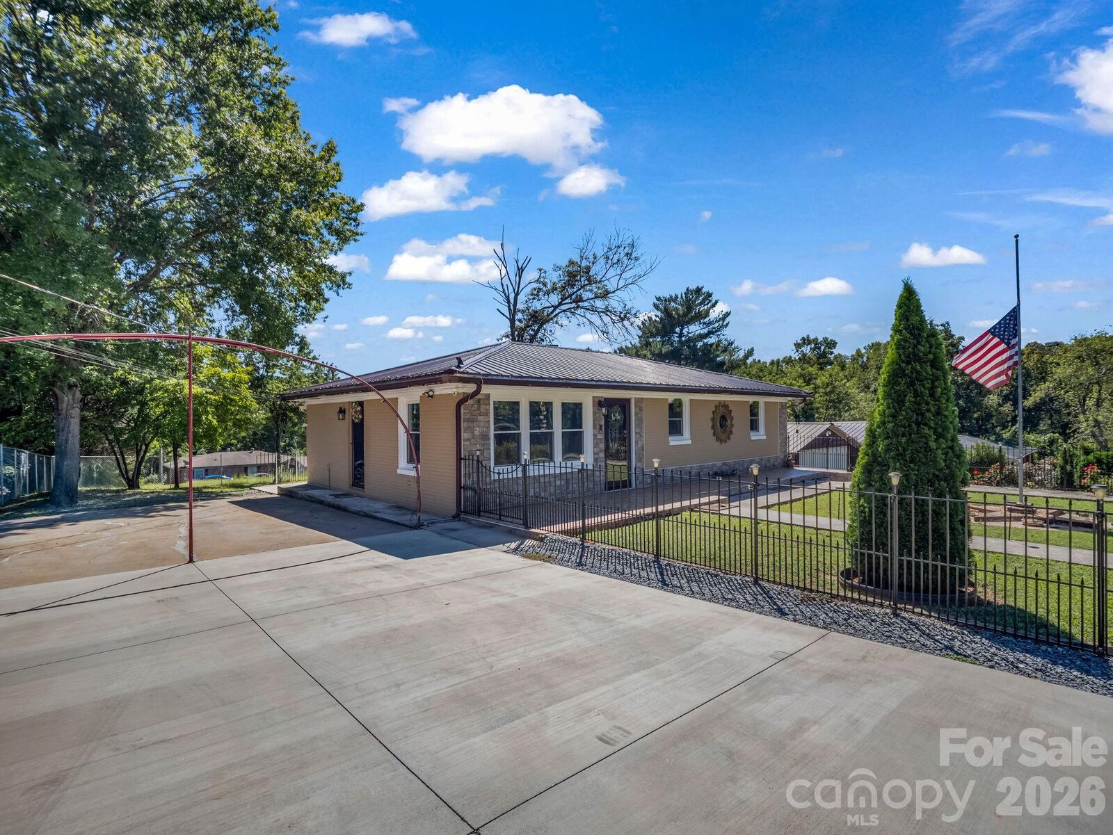 Property Photo: 191 Sycamore Street NC 28043
