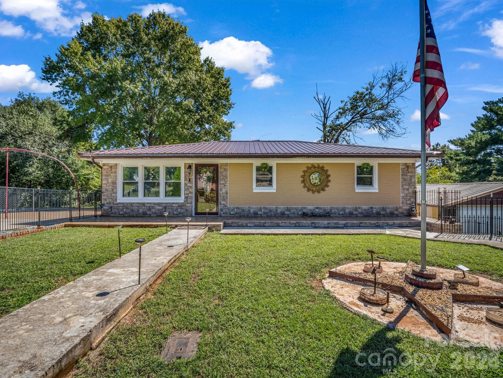 Property Photo:  191 Sycamore Street  NC 28043 