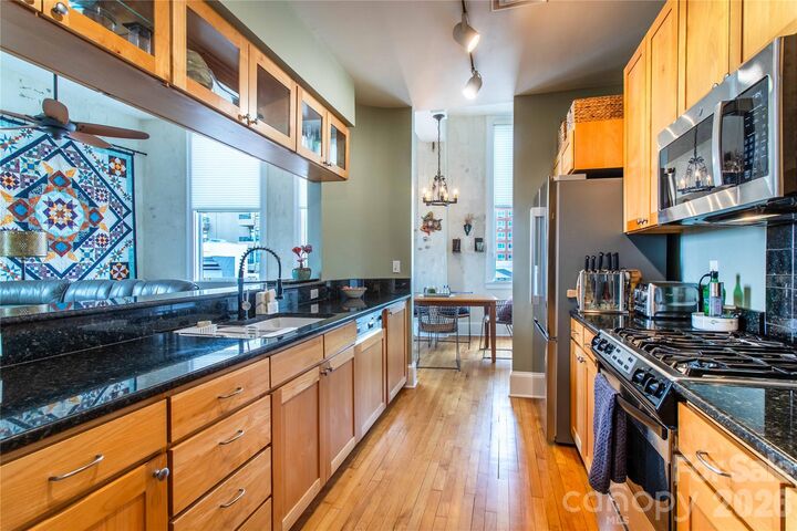 Property Photo: 84 W Walnut Street 501 NC 28801