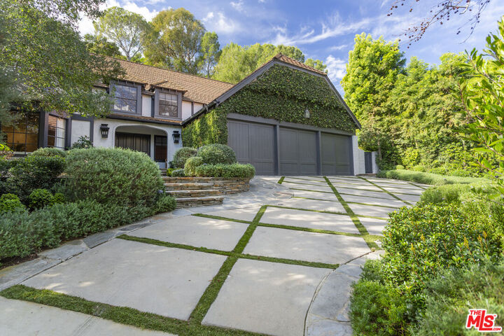 Property Photo: 13176 Boca De Canon Ln CA 90049