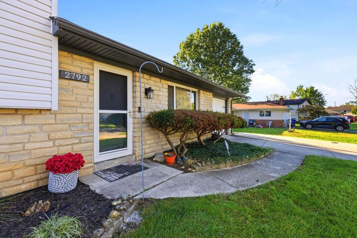 Property Photo:  2792 Gatewood Road  OH 43219 