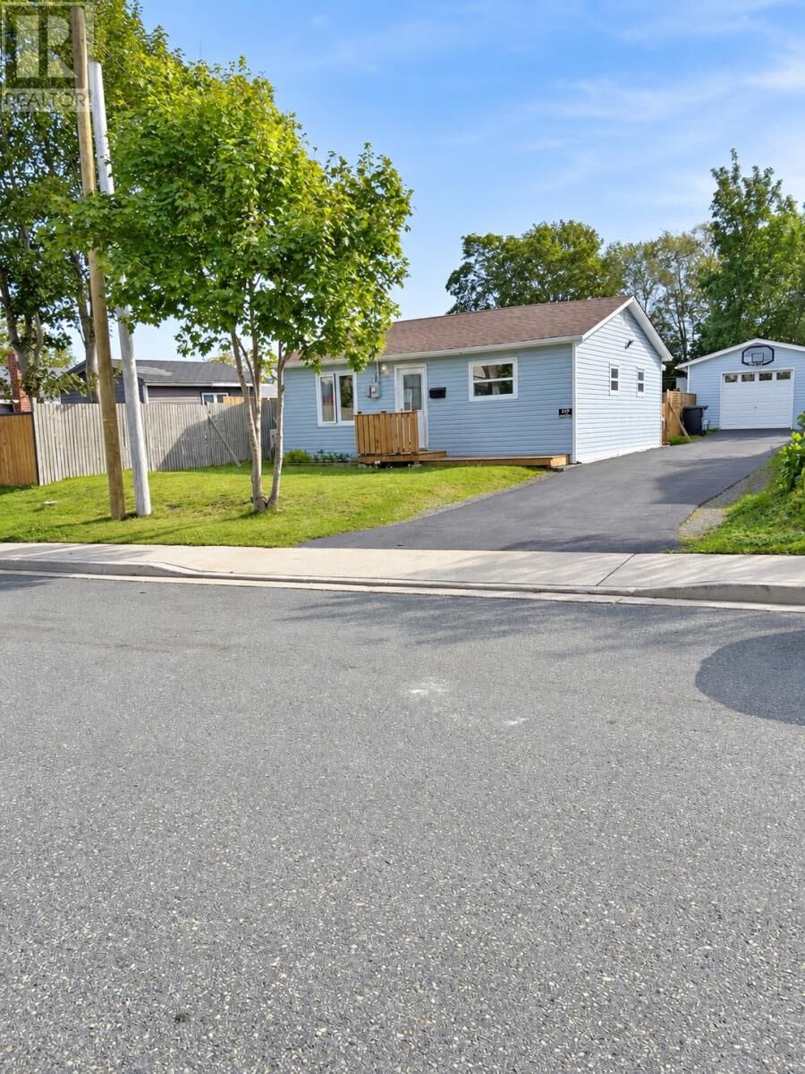 Property Photo:  19 Glendale Avenue  NL A1N 1N1 