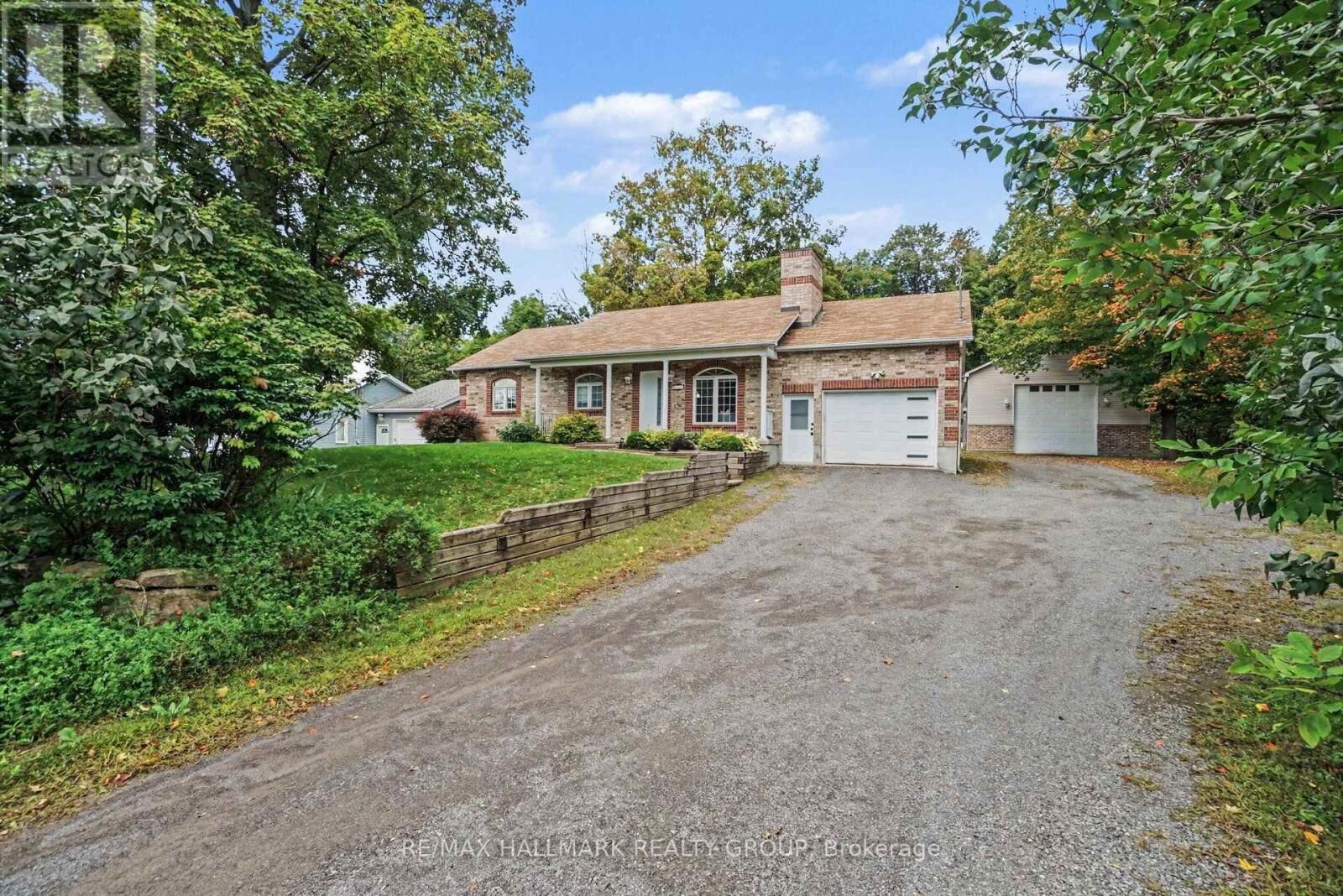 Property Photo:  7273 Mitch Owens Road  ON K1G 3N4 