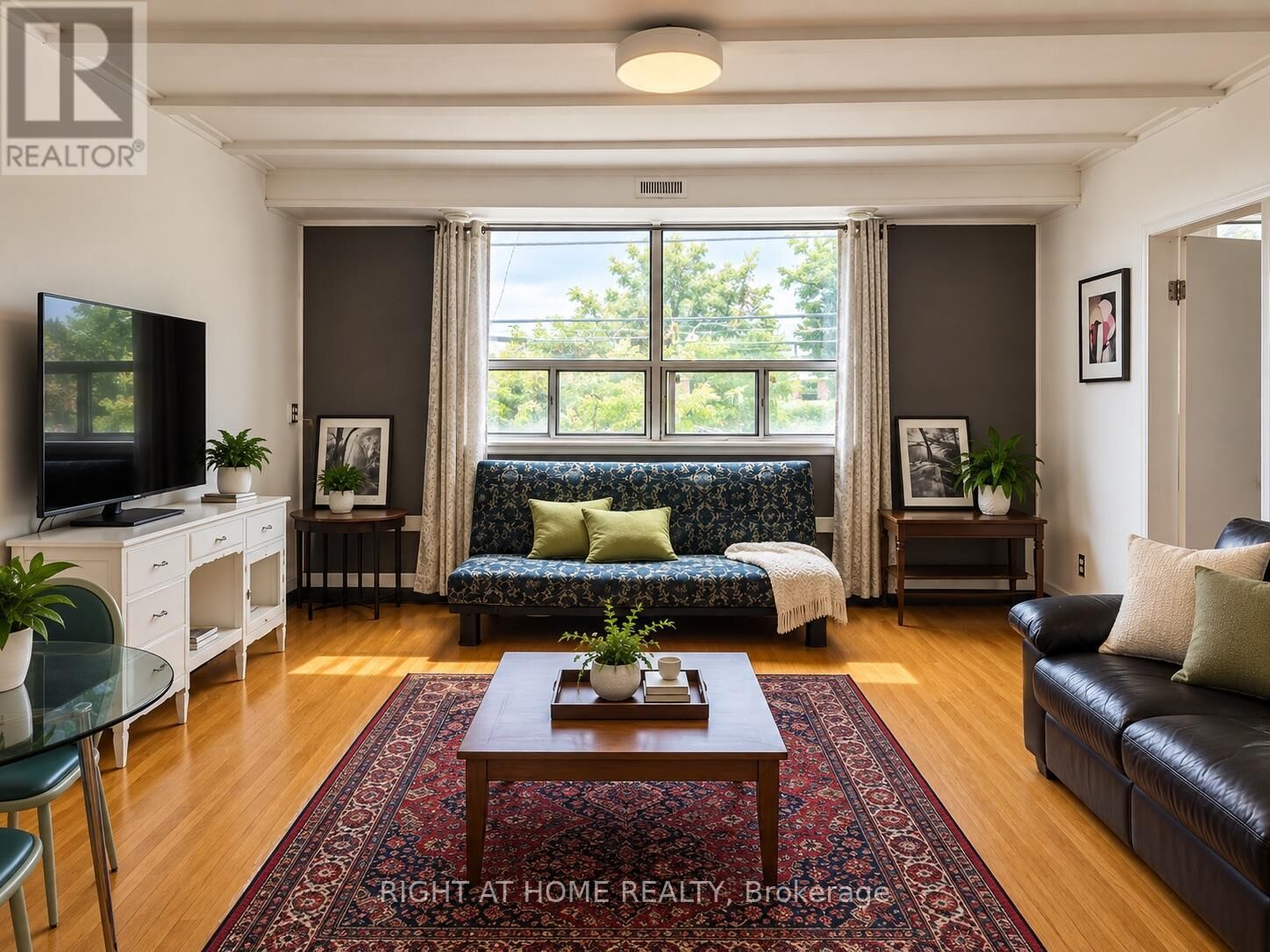 Property Photo:  2849 Kingston Road 1  ON M1M 1N2 