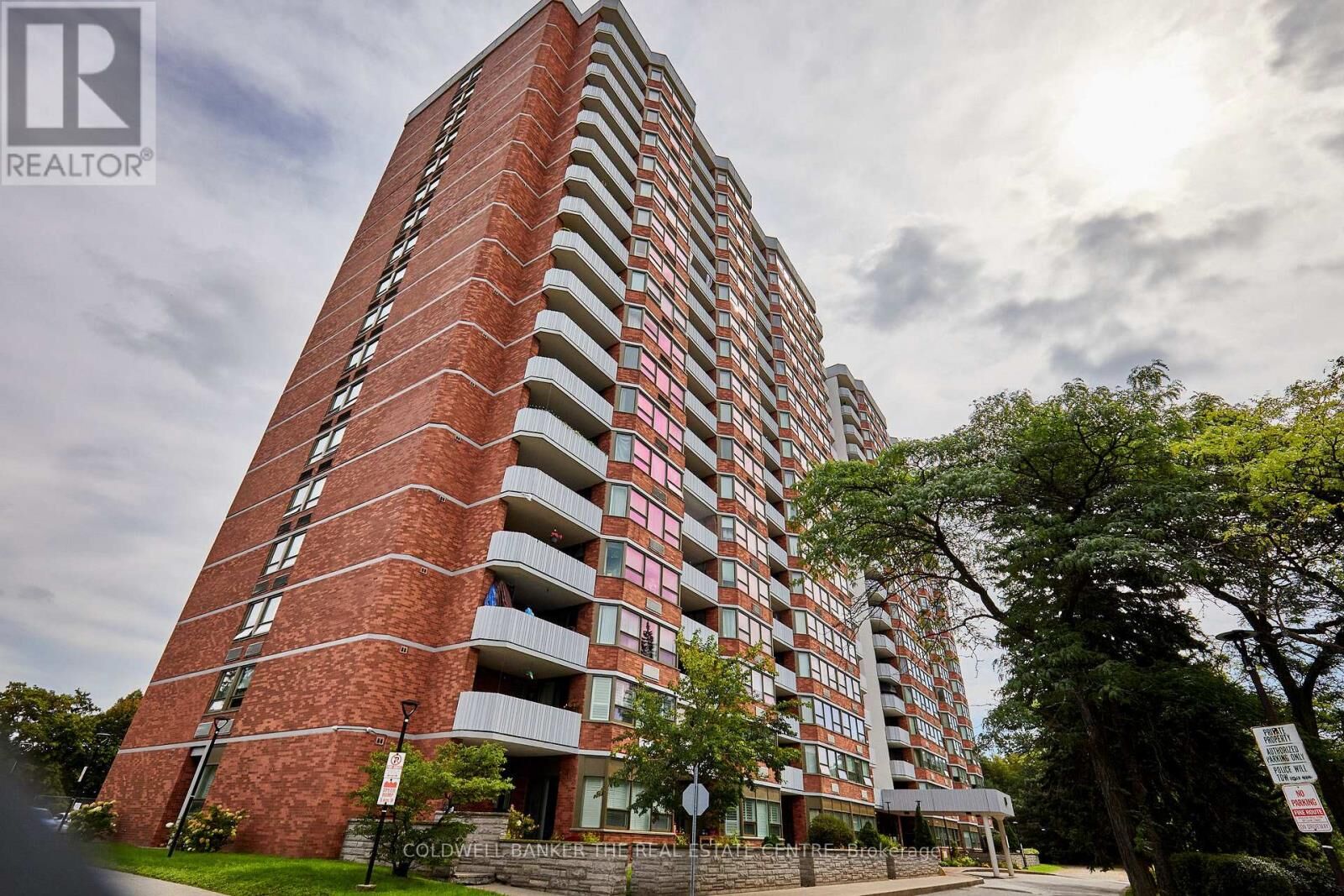 Property Photo: 121 Ling Road 202 ON M1E 4Y2