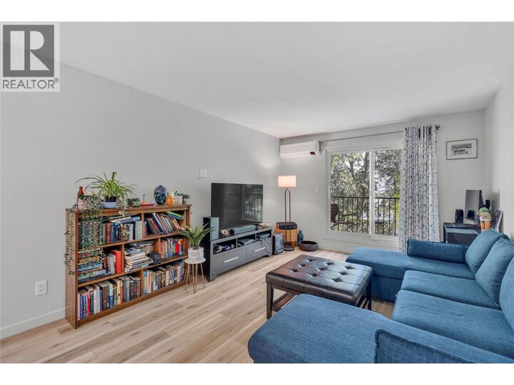 Property Photo:  922 Dynes Avenue 309  BC V2A 1E8 