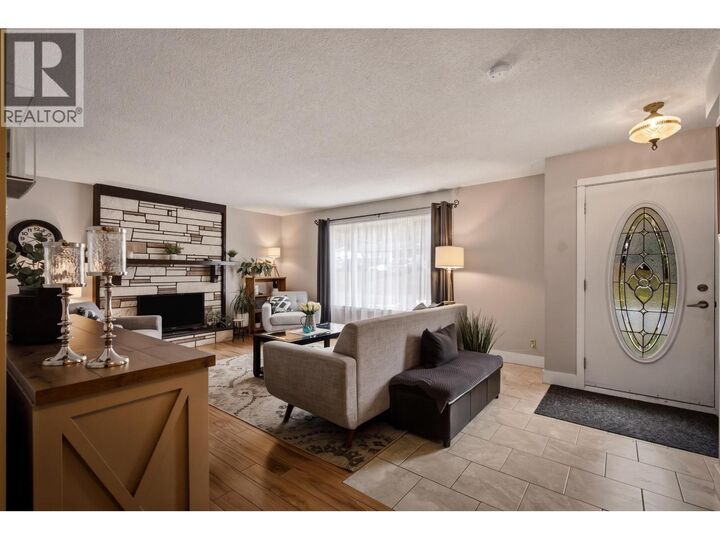 Property Photo:  1025 Pigeon Avenue  BC V2G 2B8 