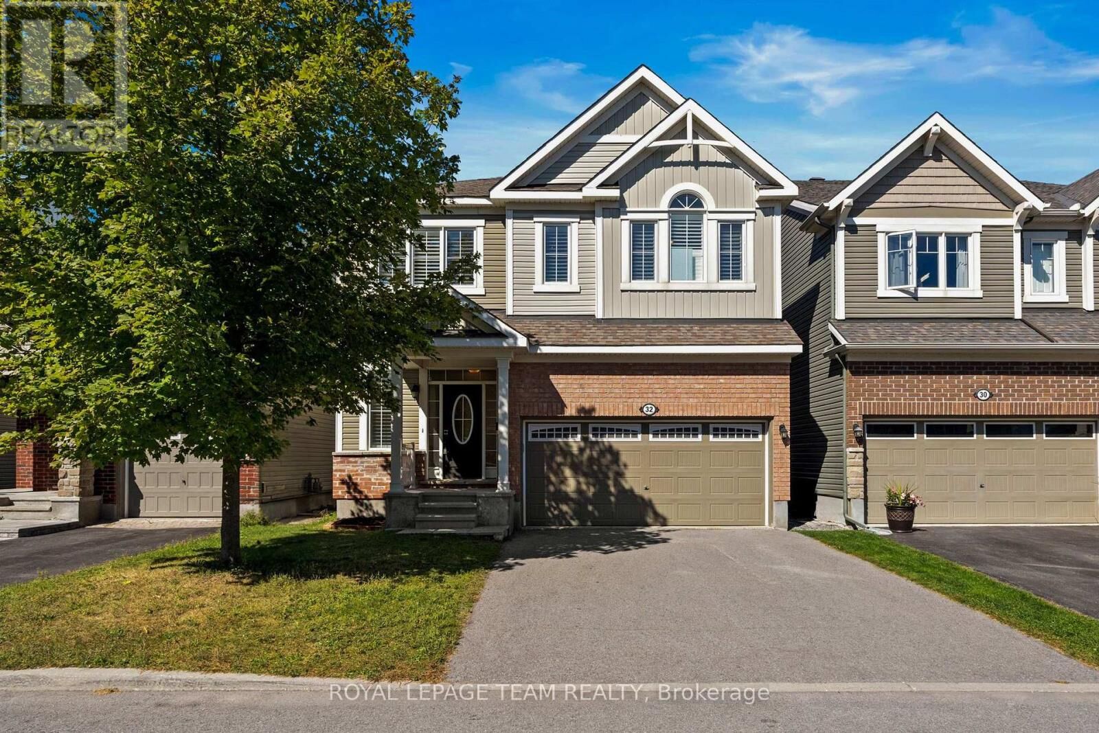 Property Photo:  32 Escallonia Court  ON K2S 0W9 