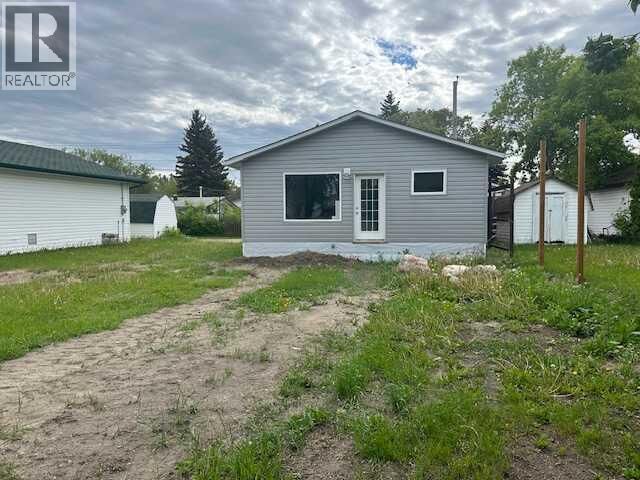 Property Photo:  733 9 Avenue  AB T9W 1B9 