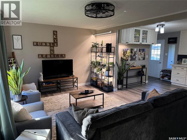 Property Photo: 405 6th Avenue W SK S0E 1E0