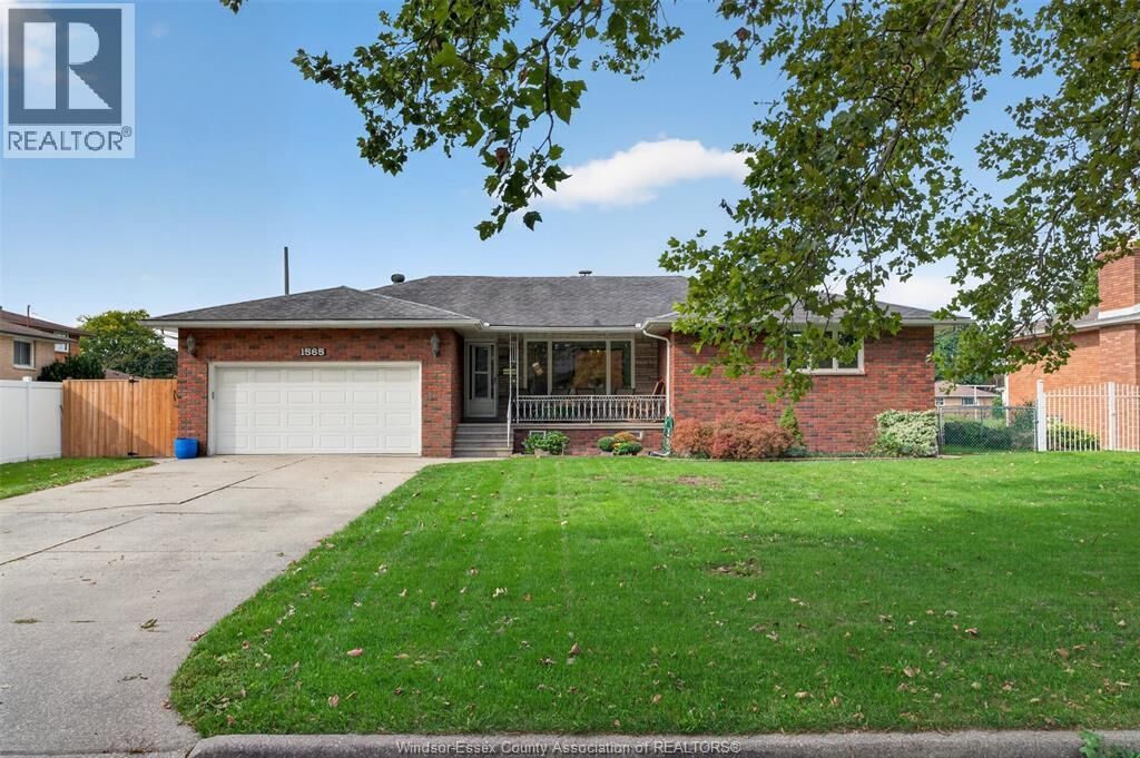 Property Photo:  1565 Roxborough  ON N9B 3H2 