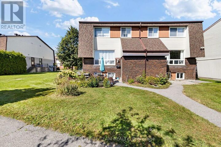 Property Photo:  38 Woodvale 47  ON K2G 4H4 