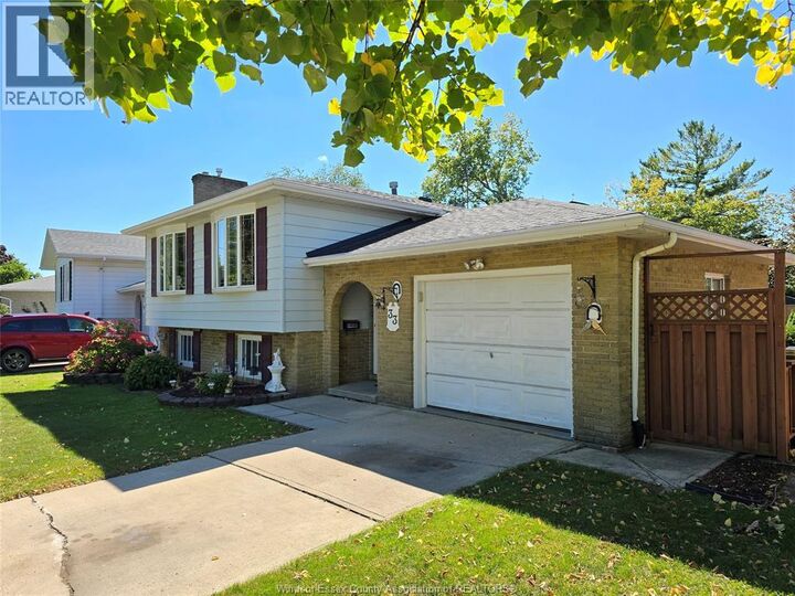 Property Photo:  33 Bennie  ON N8H 4M2 