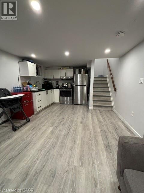 Property Photo:  129 Parkdale Avenue South B  ON L8K 6K4 