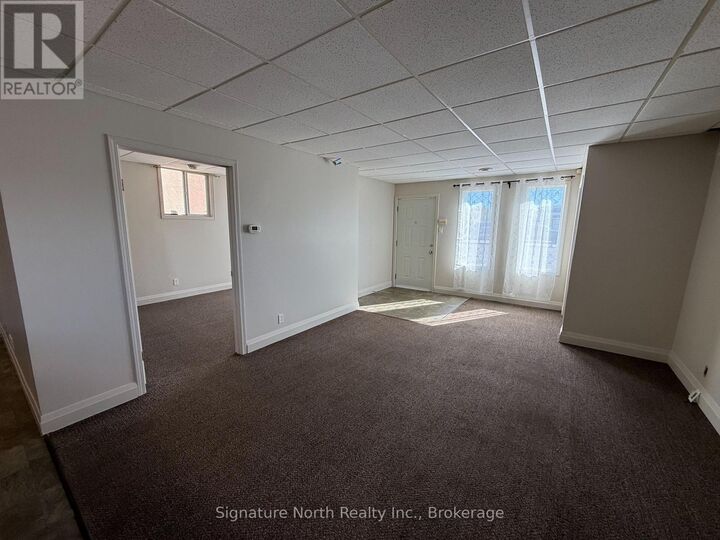 Property Photo:  310 Cumberland Street North  ON P7A 4N8 