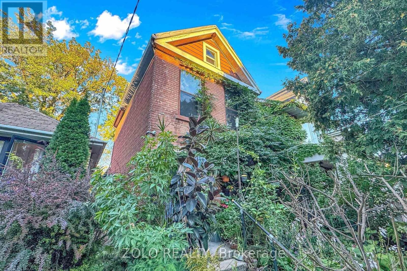 Property Photo:  189 Leslie Street  ON M4M 3C6 
