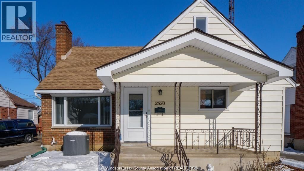 Property Photo:  2550 Windermere  ON N8W 2T4 