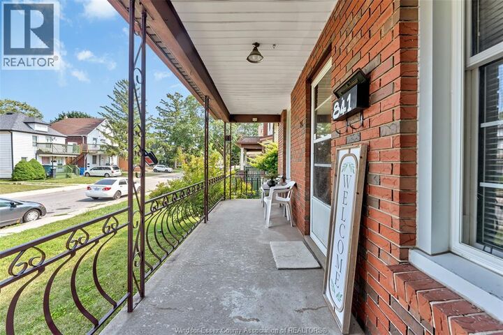 Property Photo:  841 Pierre Avenue  ON N9A 2K6 