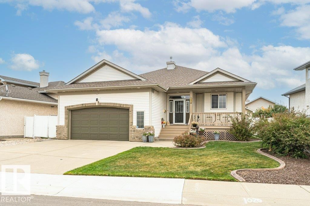 Property Photo:  16532 75 St NW  AB T5Z 3R1 