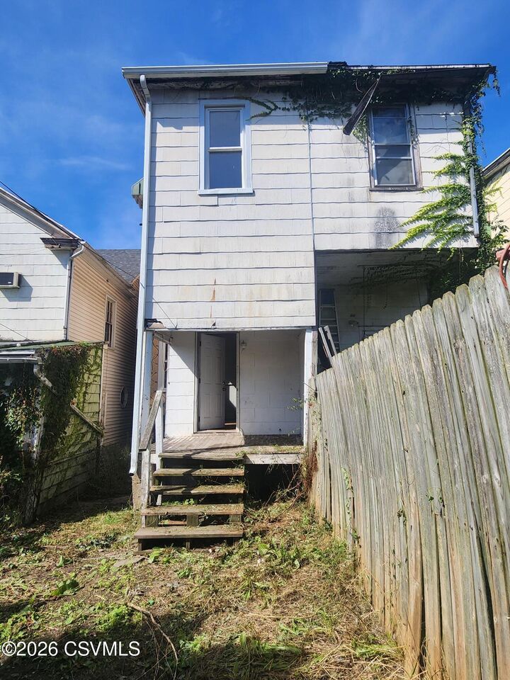 Property Photo:  1013 N Franklin Street  PA 17872 