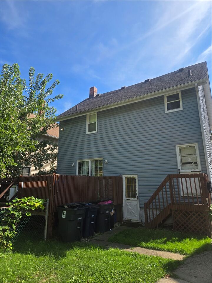 Property Photo: 969 Hunt St OH 44306