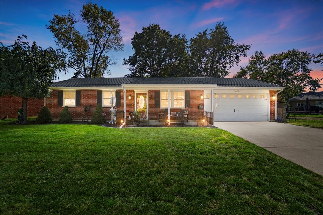 Property Photo:  1066 Stonyridge Avenue  OH 45373 
