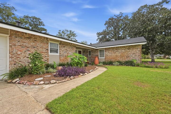 Property Photo:  505 Sioux Circle  FL 32547 