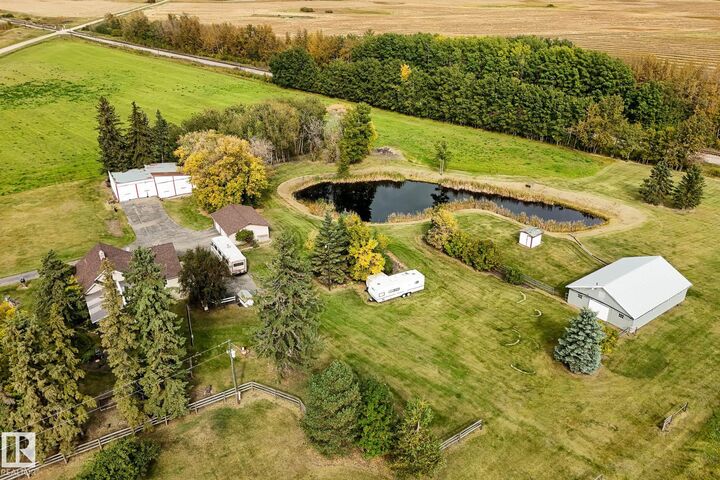 Property Photo:  464025 Rge Road 242  AB T9A 1W8 