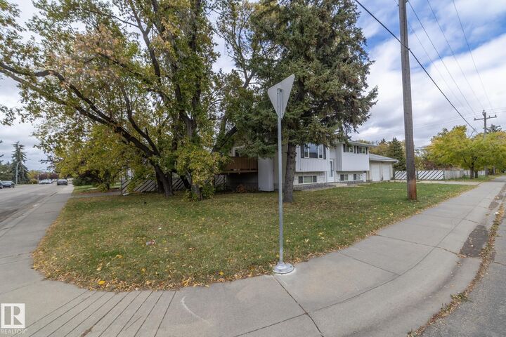 Property Photo:  15312 109 Avenue NW  AB T5P 4K7 