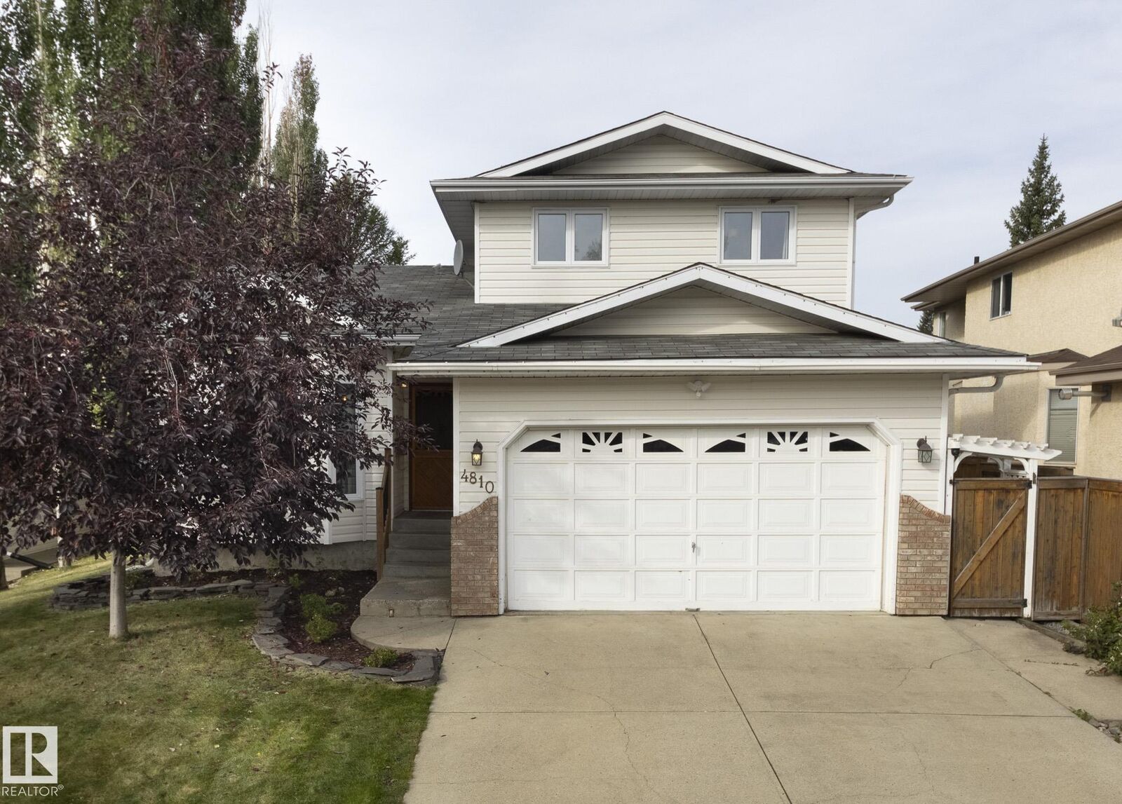 Property Photo:  4810 42 Street  AB T4X 1H2 