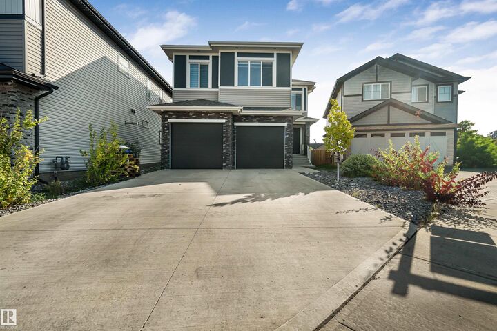 Property Photo:  4709 Charles Bay Bay SW  AB T6W 3H1 