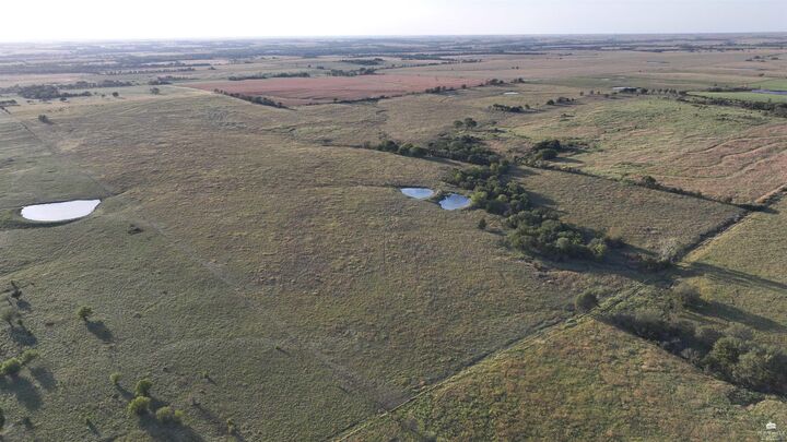Property Photo: 900 Road 310 KS 66833