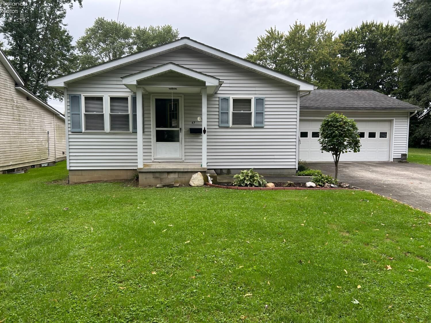 Property Photo:  47 Vinewood Avenue  OH 44857 