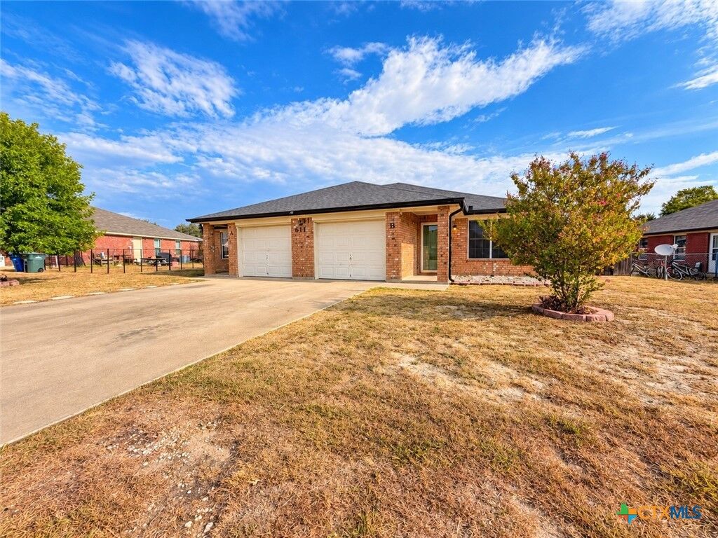 Property Photo:  611 Bermuda Street A-B  TX 76522 
