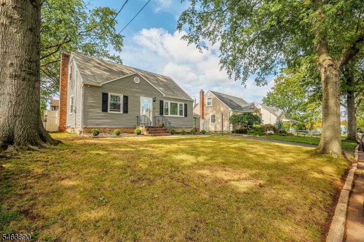 Property Photo:  214 Villa Pl  NJ 07065 