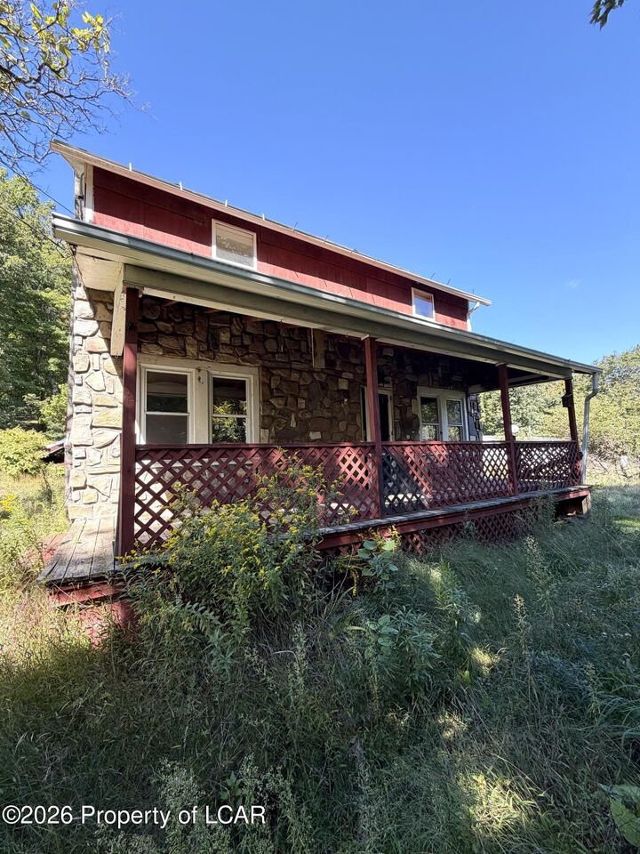 Property Photo: 836 Pennsylvania 118 PA 18656
