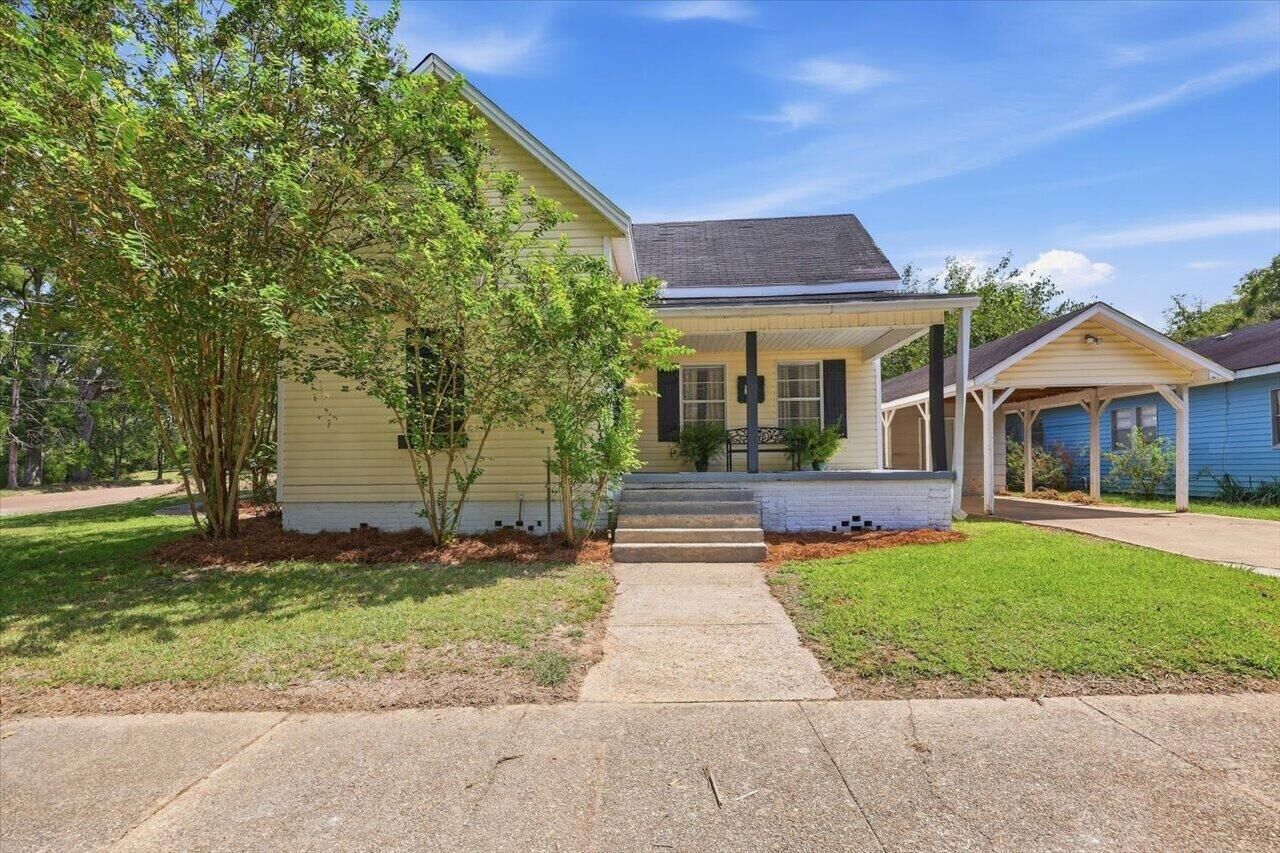 Property Photo:  519 Main St.  MS 39114 