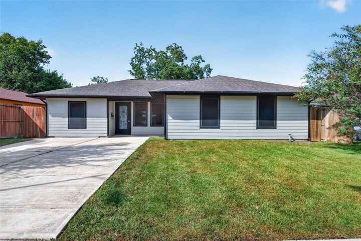 Property Photo: 1019 Creager Street TX 77034